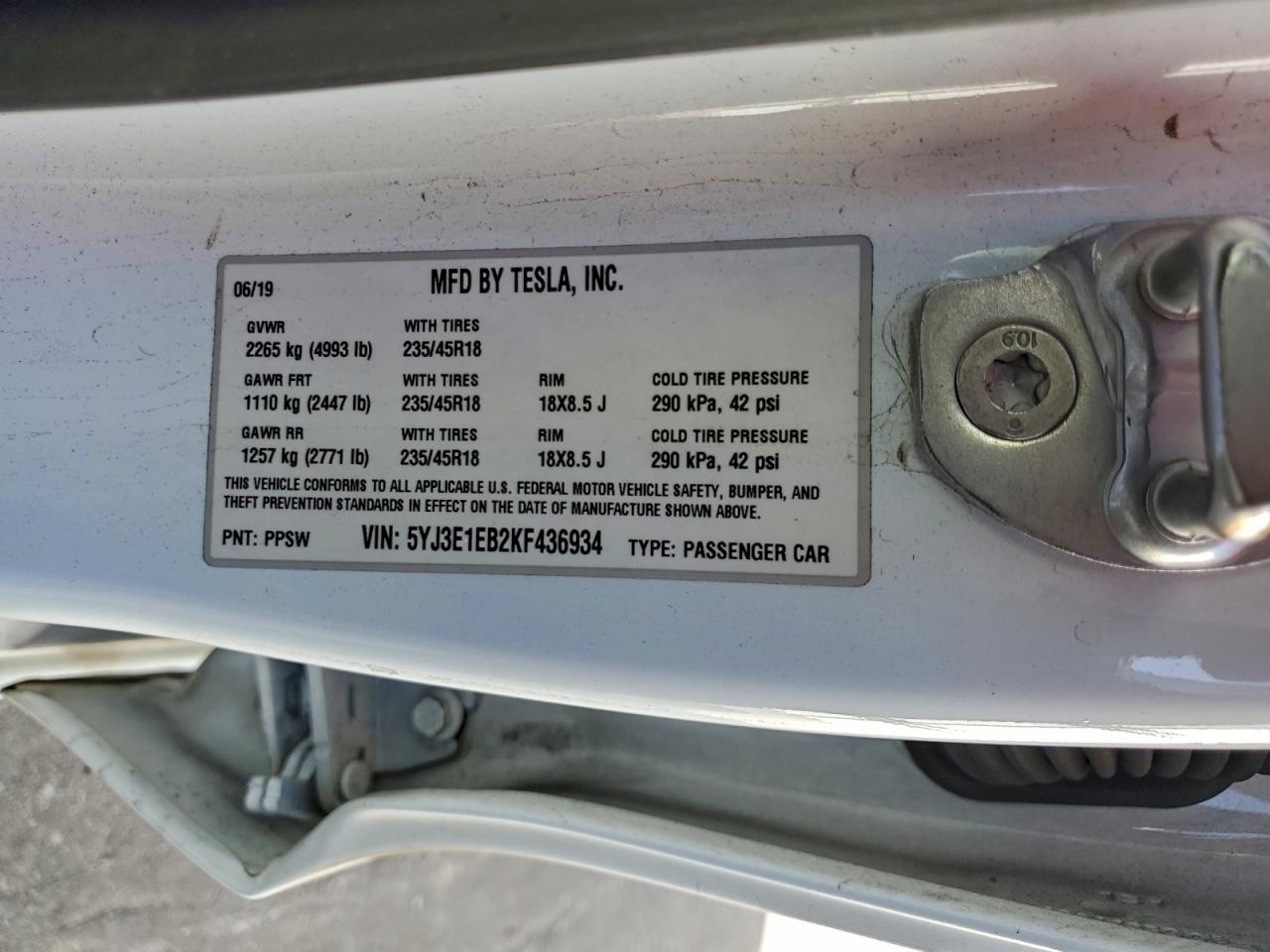 Tesla Model 3 Image 9