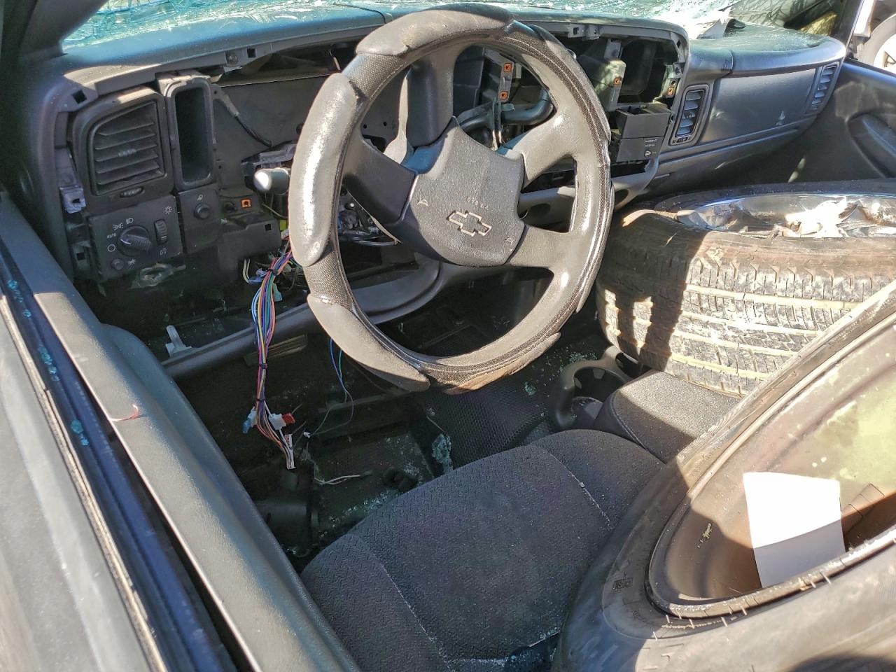 Chevrolet Silverado C1500 Image 4