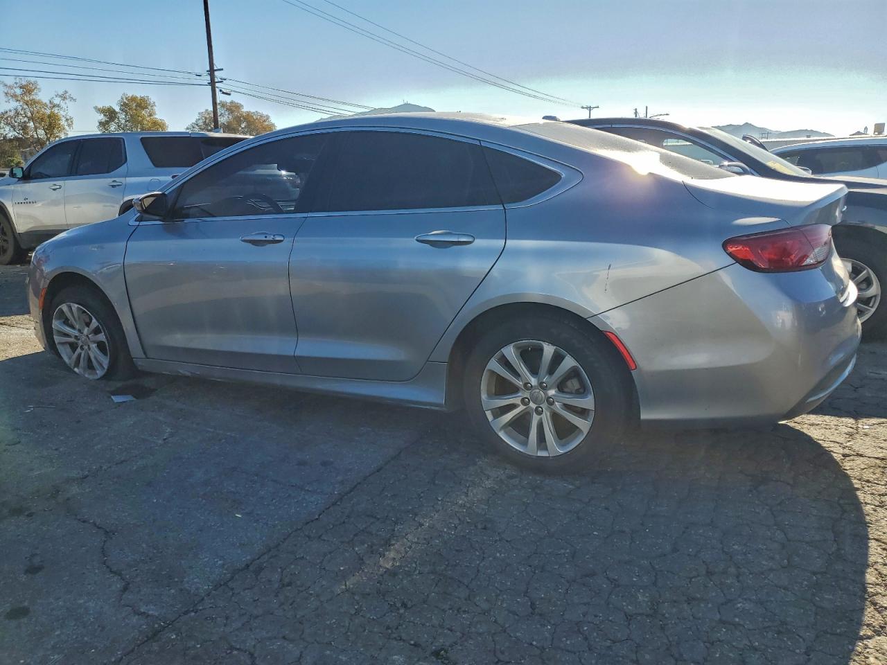 Chrysler 200 Limited Image 3