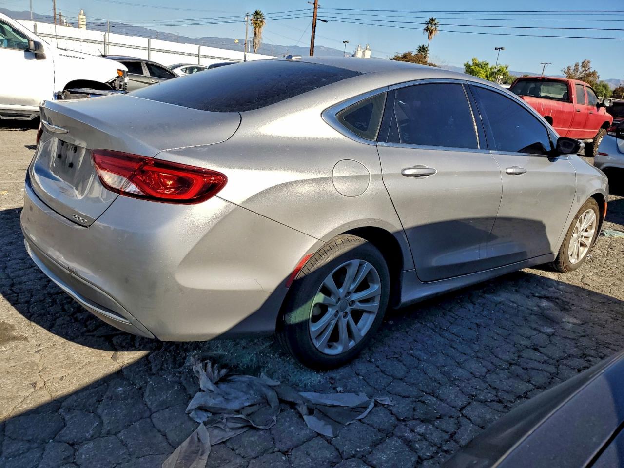 Chrysler 200 Limited Image 4
