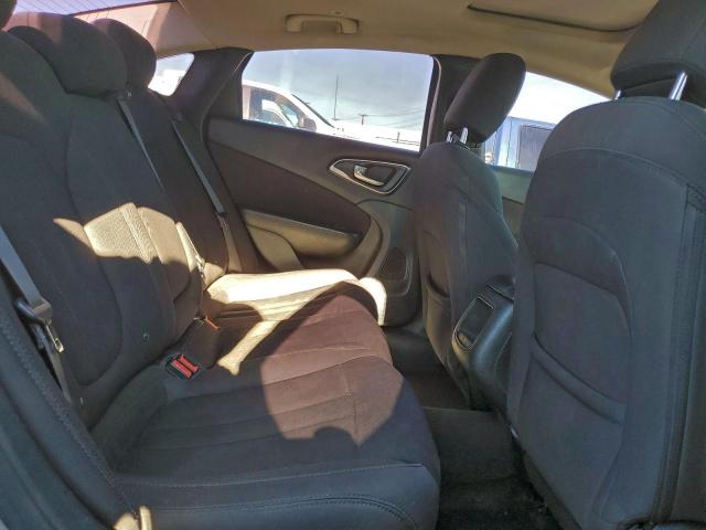 Chrysler 200 Limited Image 8