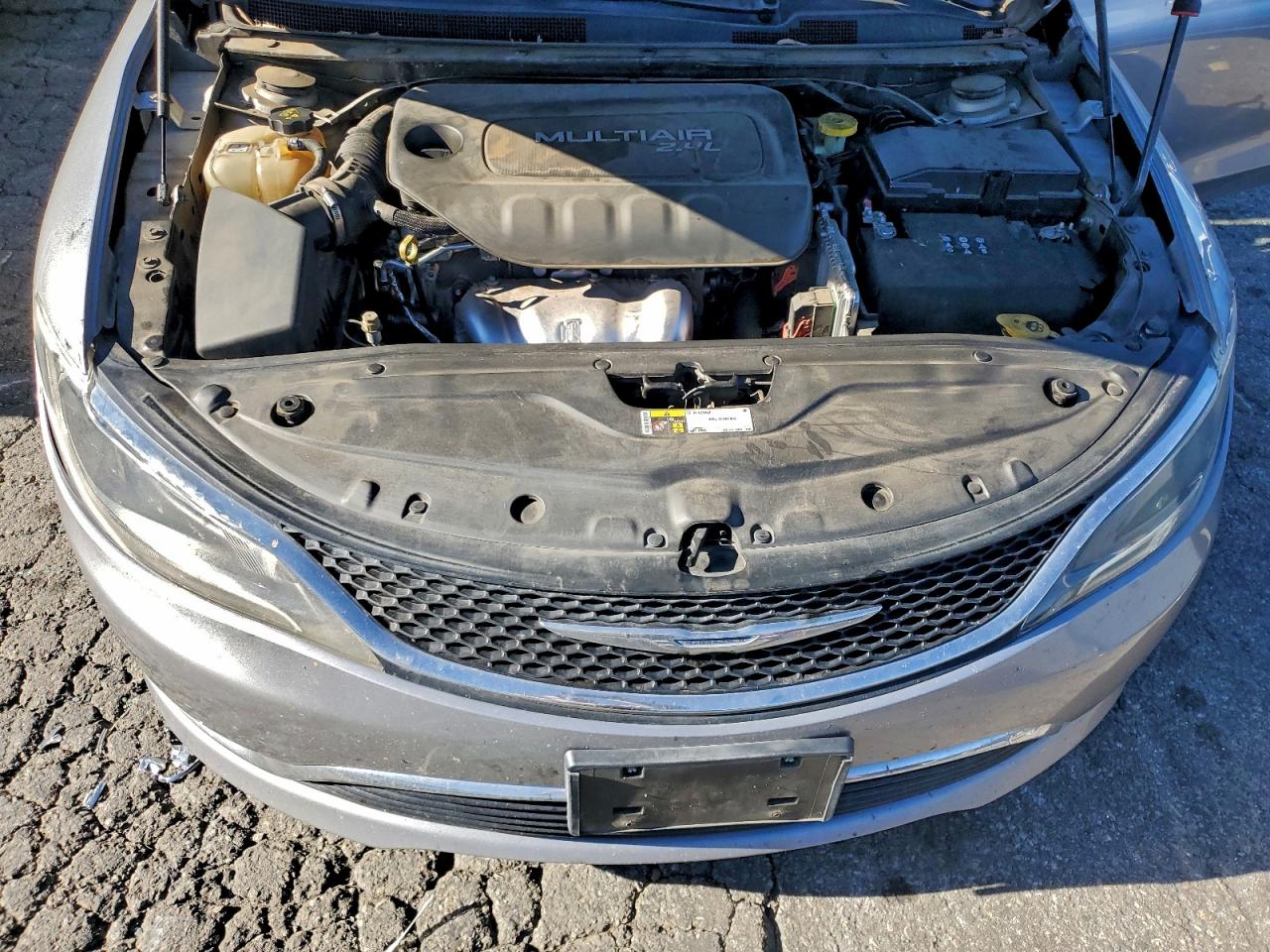 Chrysler 200 Limited Image 12