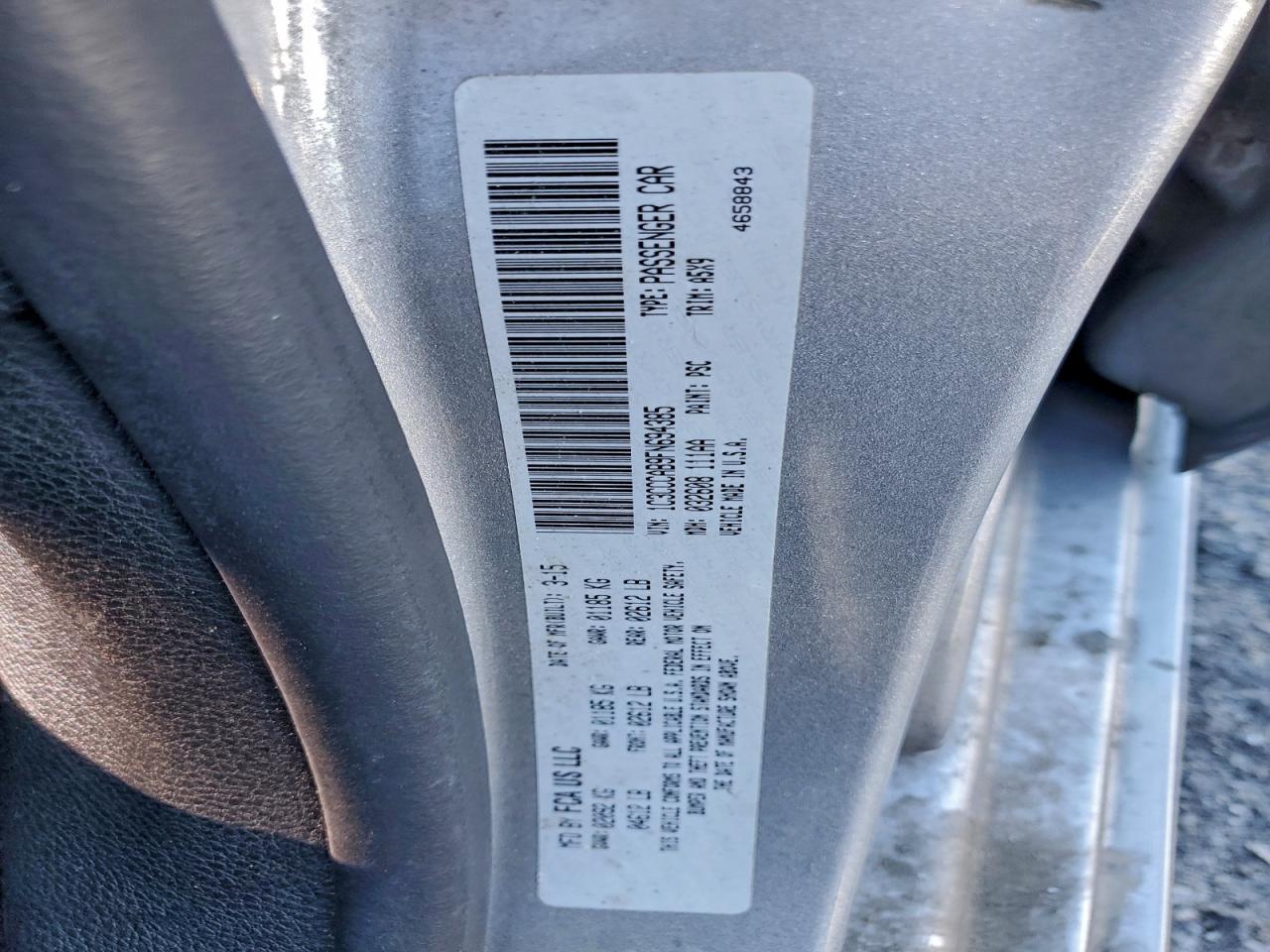 Chrysler 200 Limited Image 9