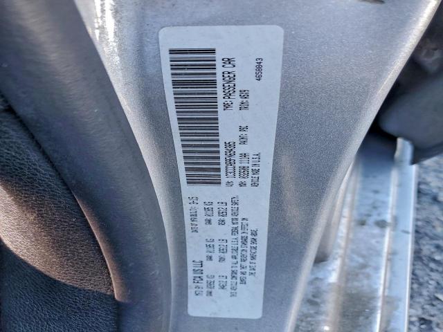 Chrysler 200 Limited Image 9