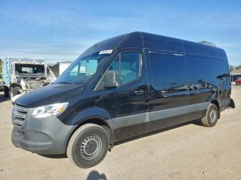  Salvage Mercedes-Benz Sprinter