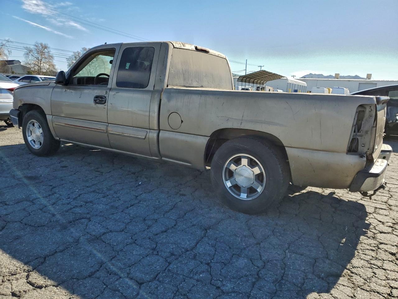 Chevrolet Silverado C1500 Image 2