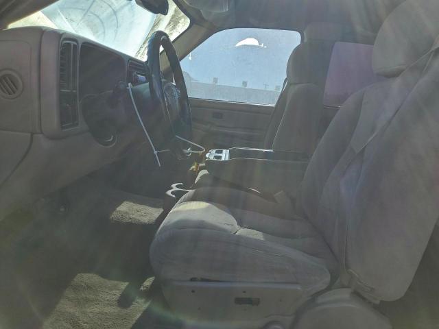 Chevrolet Silverado C1500 Image 3