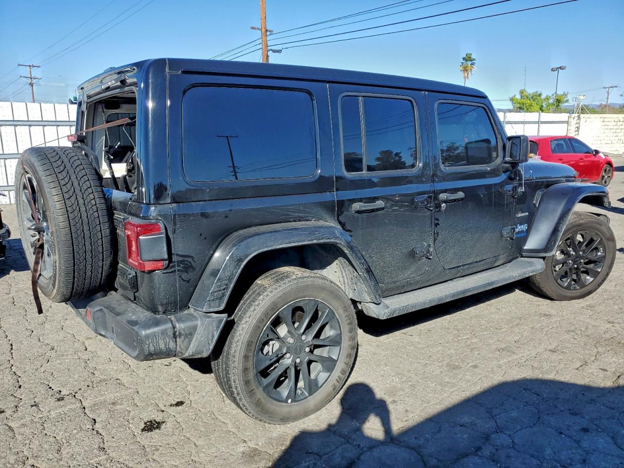Jeep Wrangler Sahara 4xe Image 4