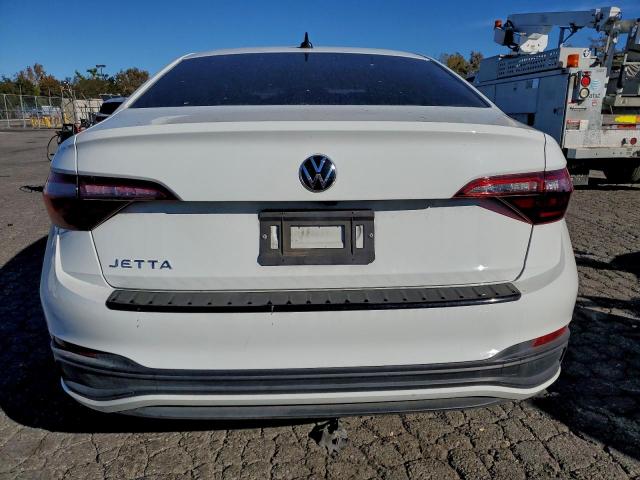 Volkswagen Jetta Sport Image 4