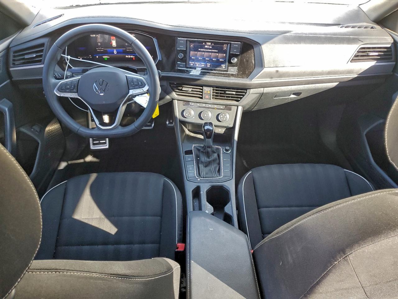 Volkswagen Jetta Sport Image 9