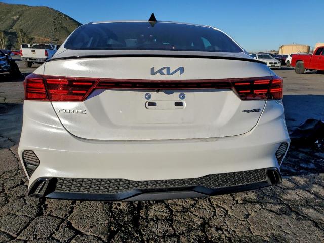 Kia Forte Gt Line Image 3