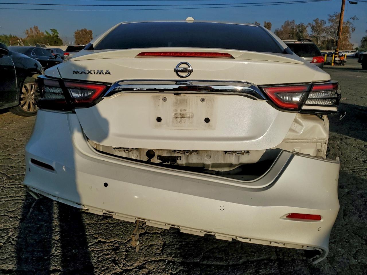 Nissan Maxima S Image 2