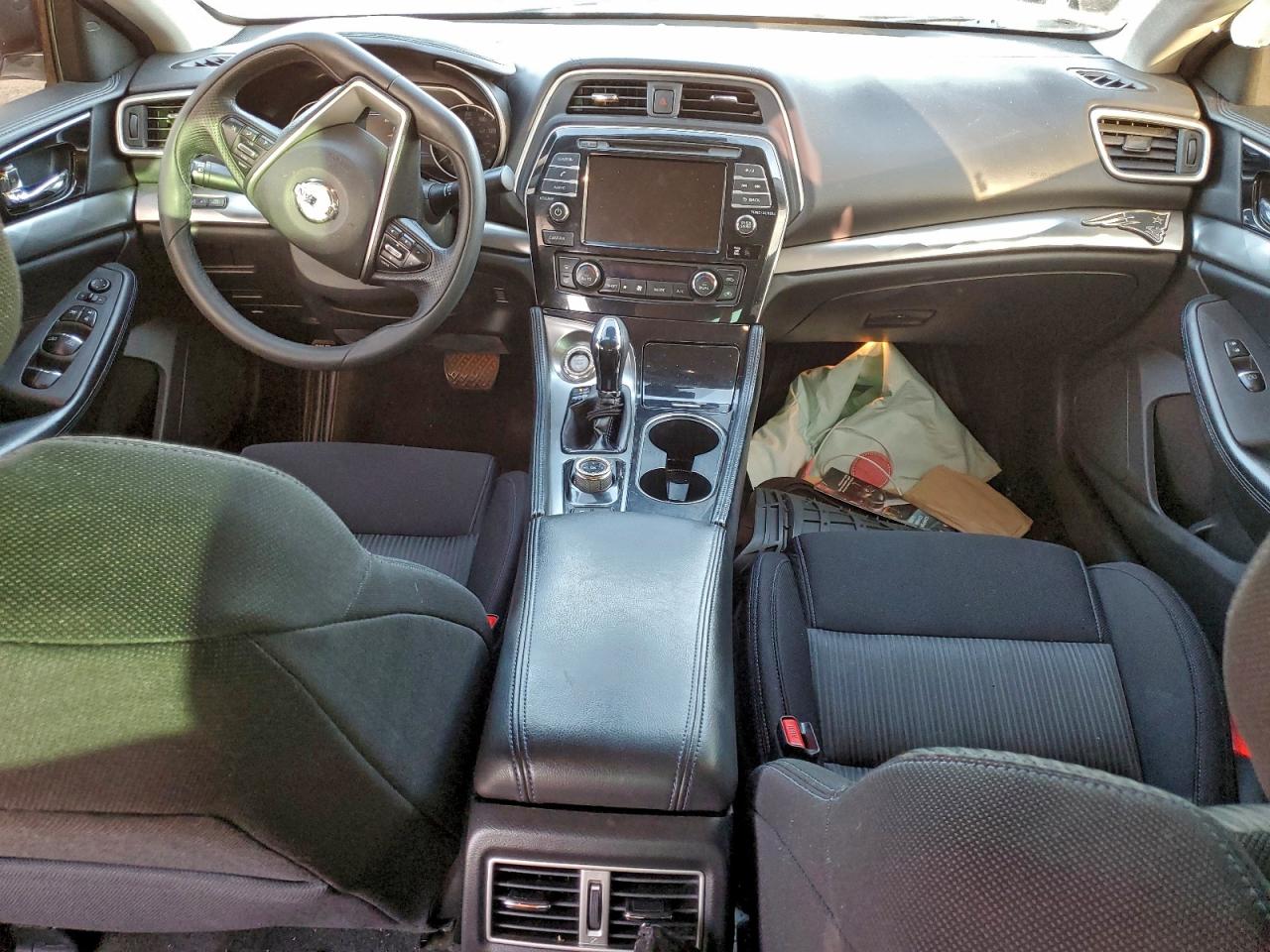 Nissan Maxima S Image 5