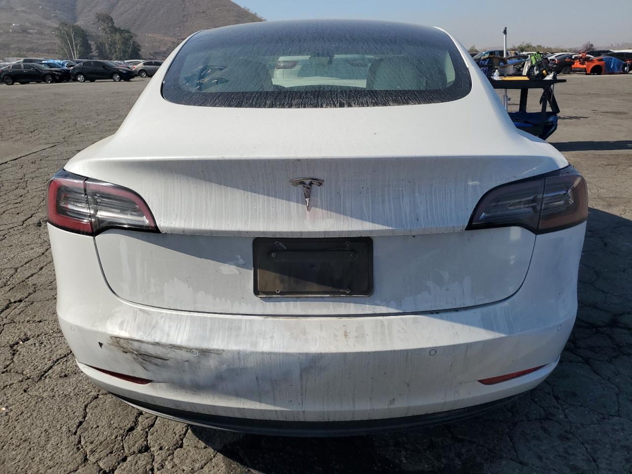 Tesla Model 3 Image 4